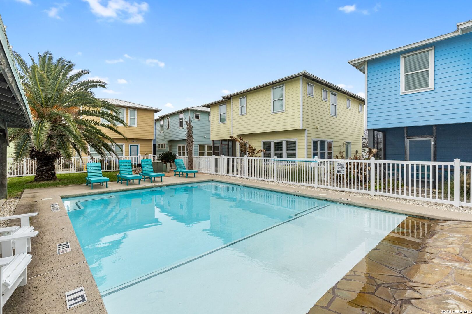 301 E Avenue C 301