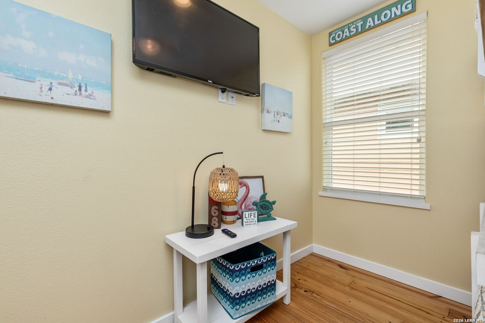 301 E Avenue C 301