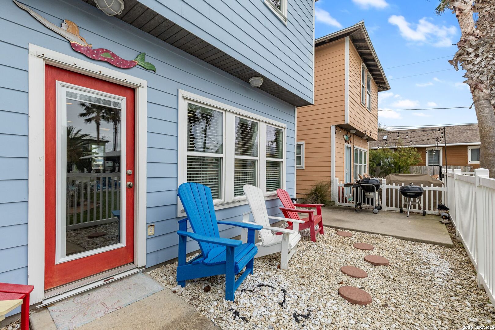 301 E Avenue C 301