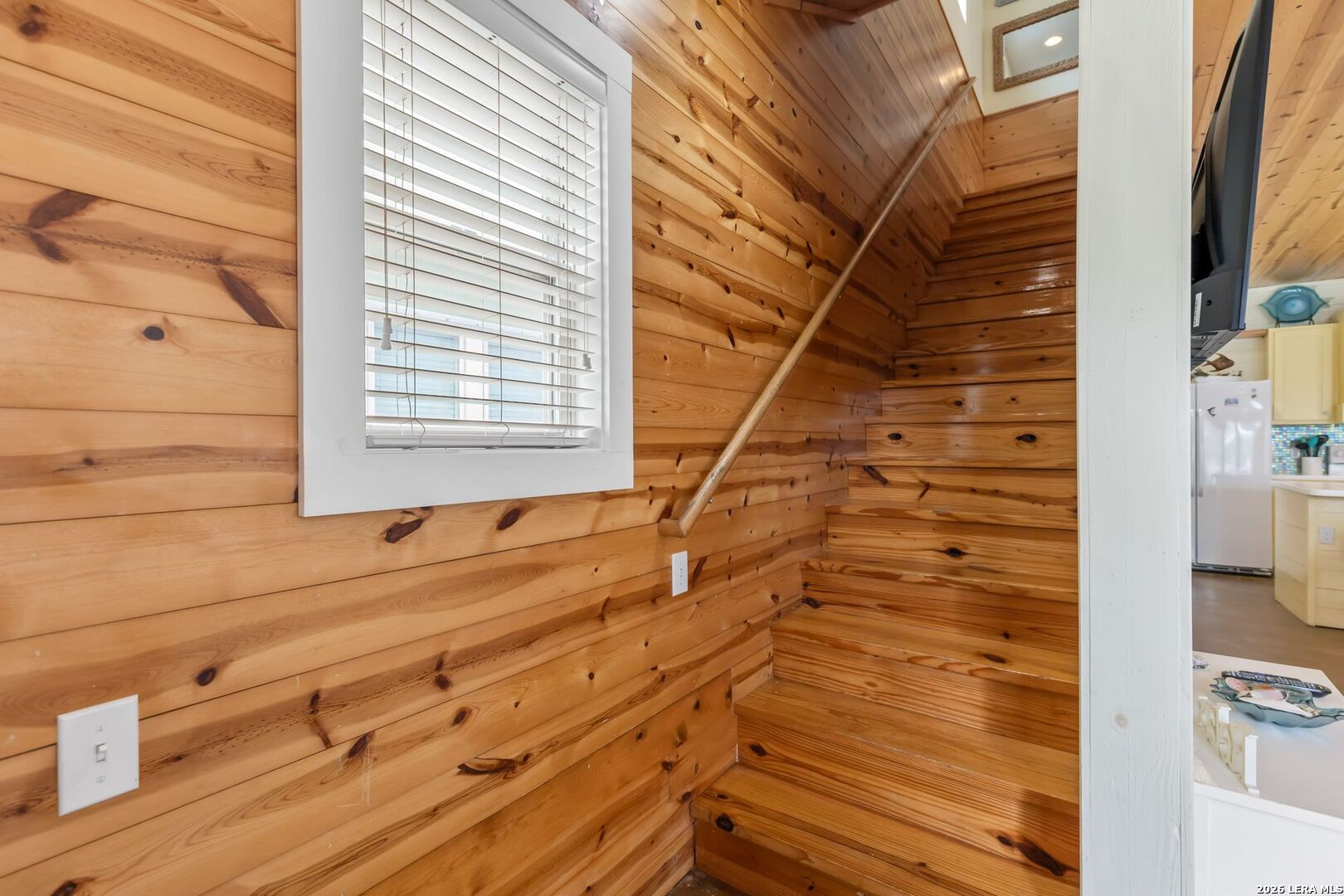 301 E Avenue C 301