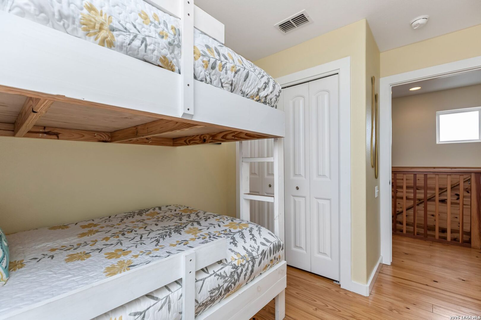 301 E Avenue C 301