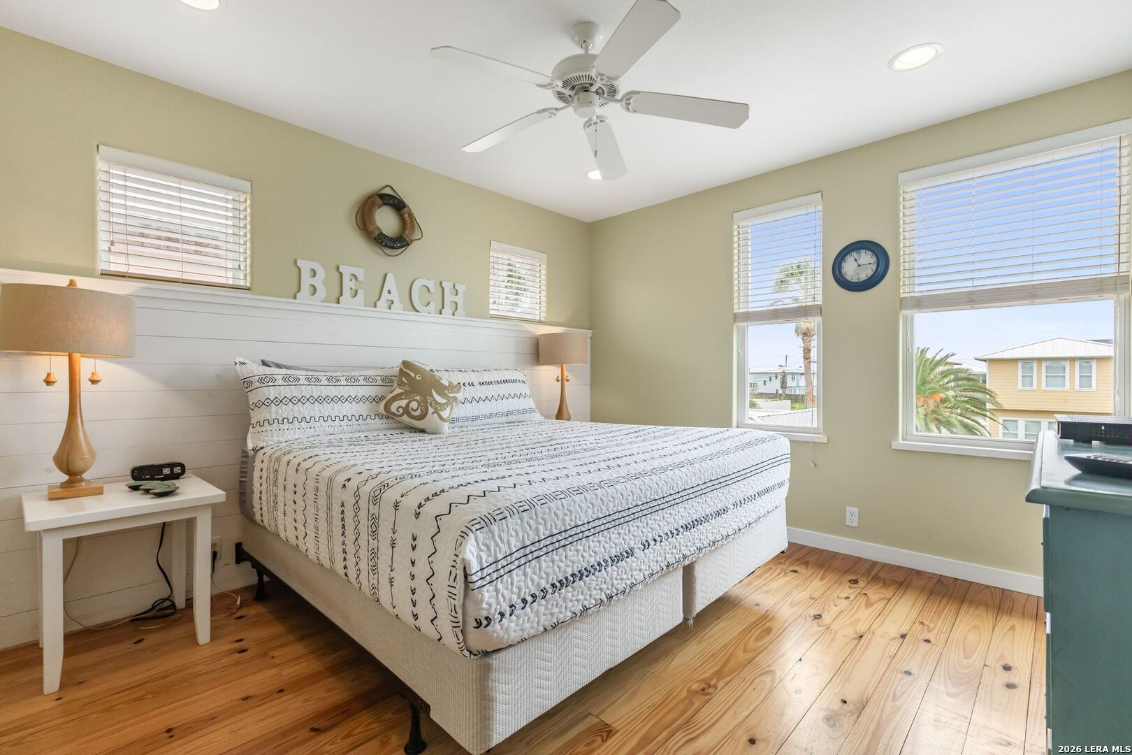 301 E Avenue C 301