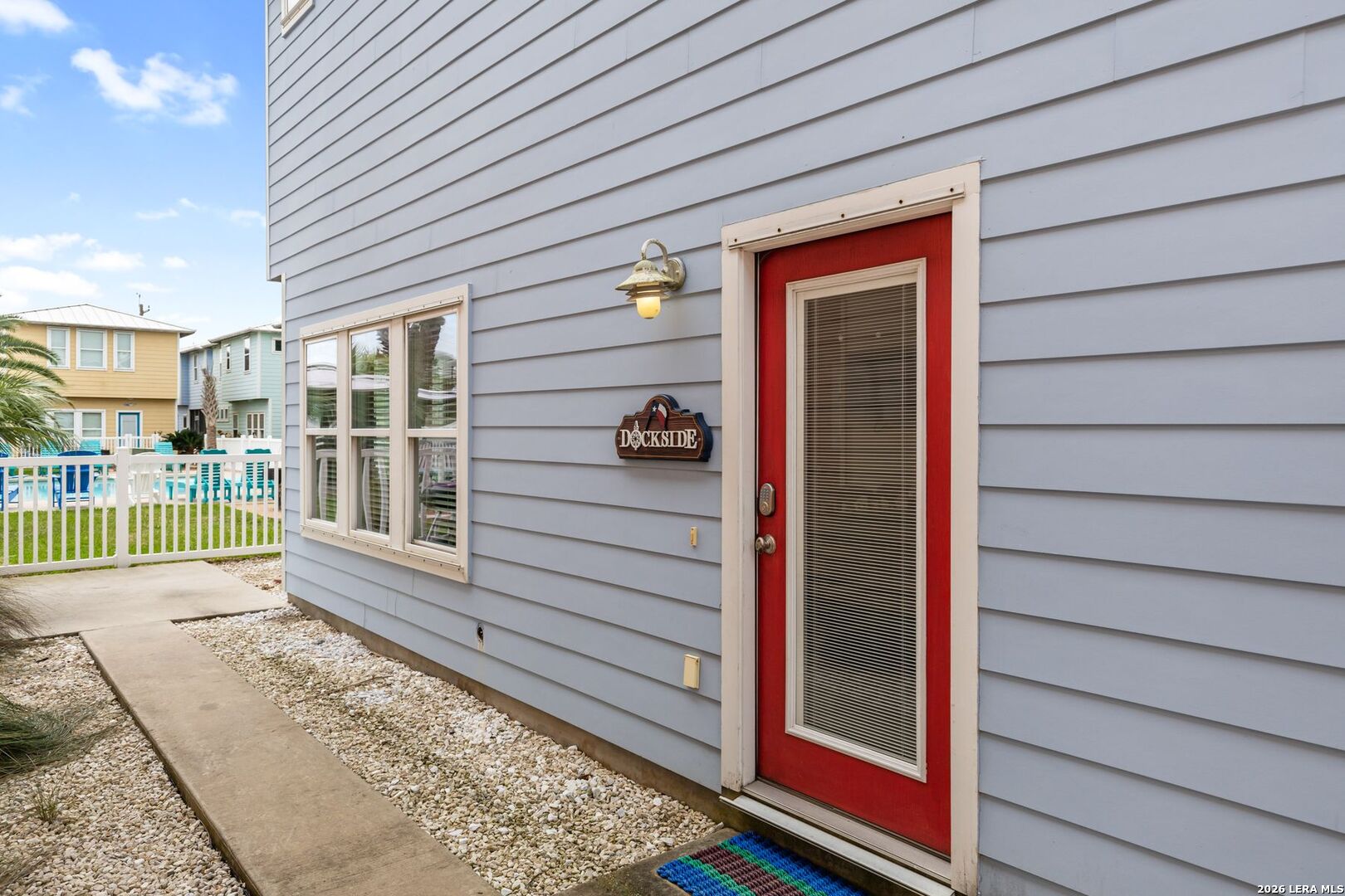 301 E Avenue C 301
