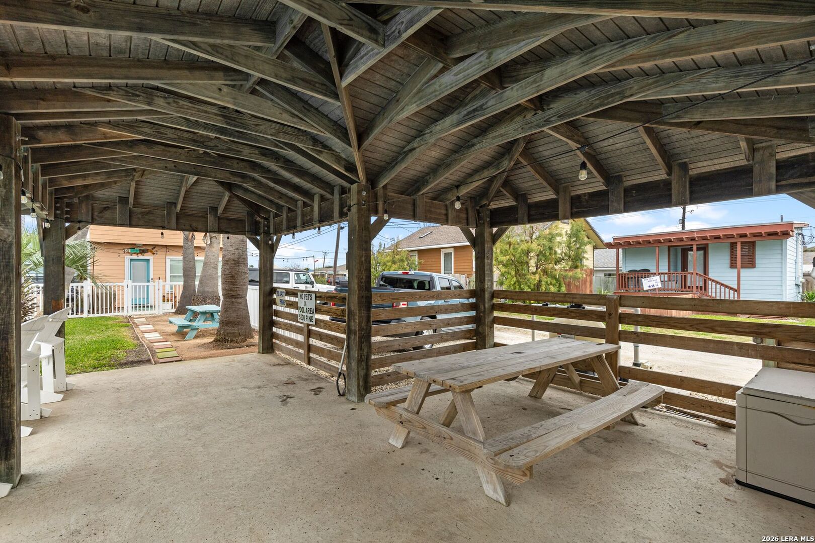 301 E Avenue C 301