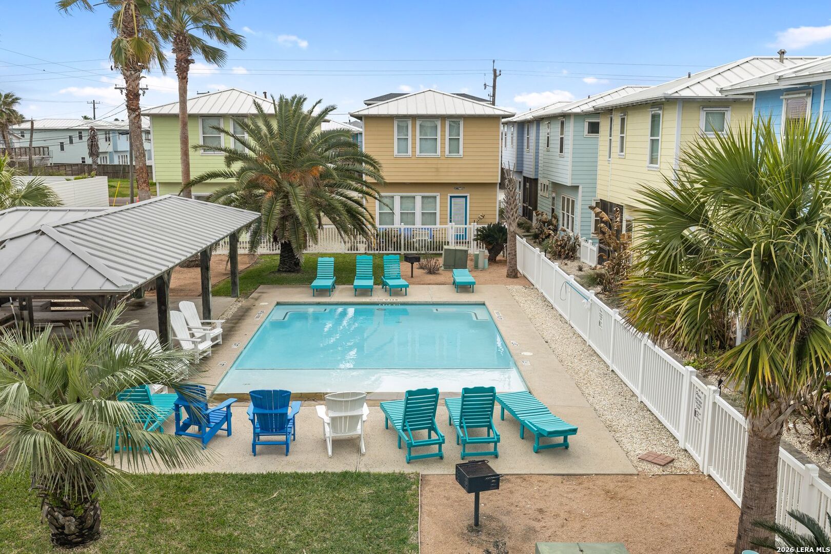 301 E Avenue C 301