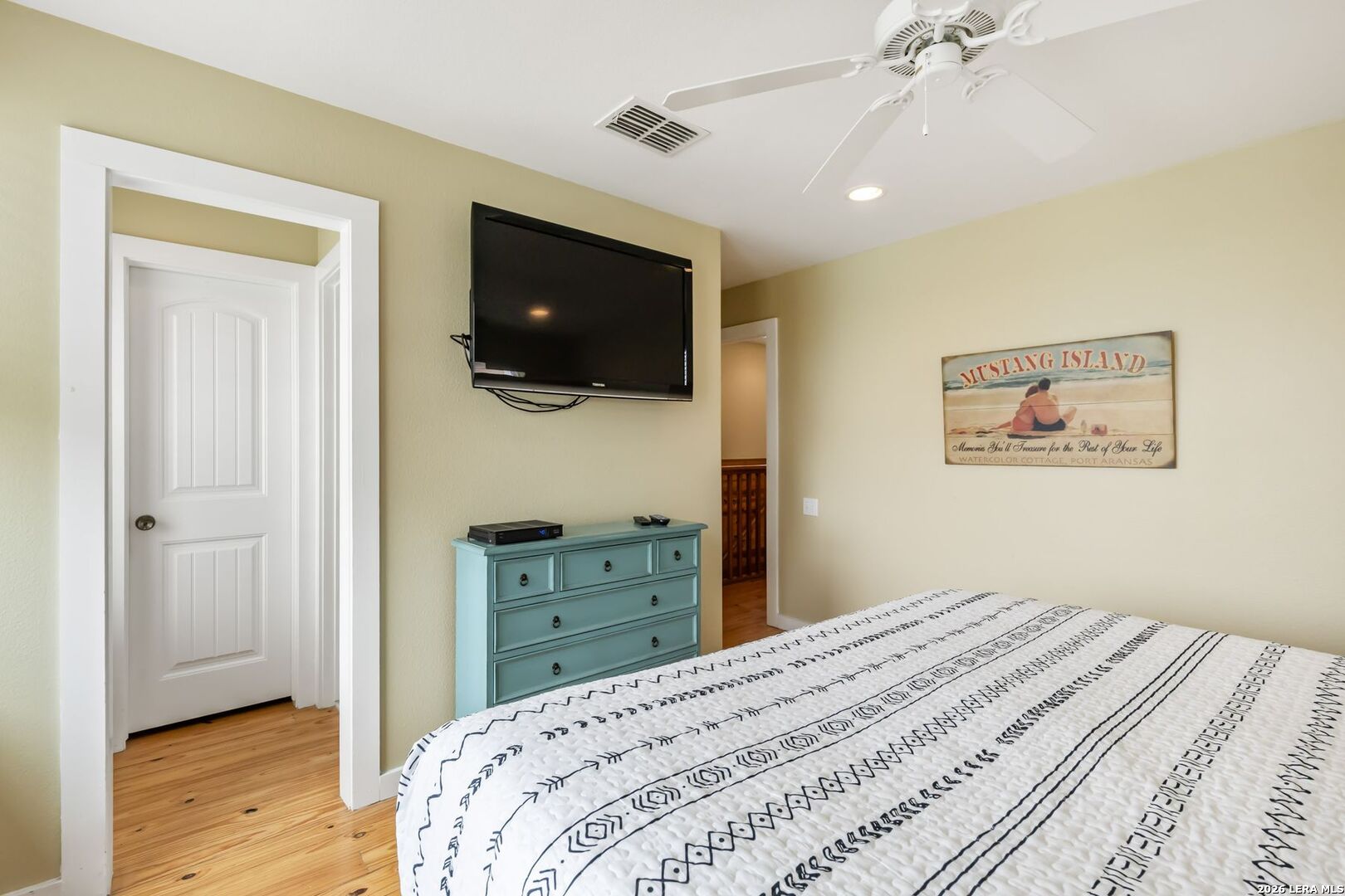 301 E Avenue C 301