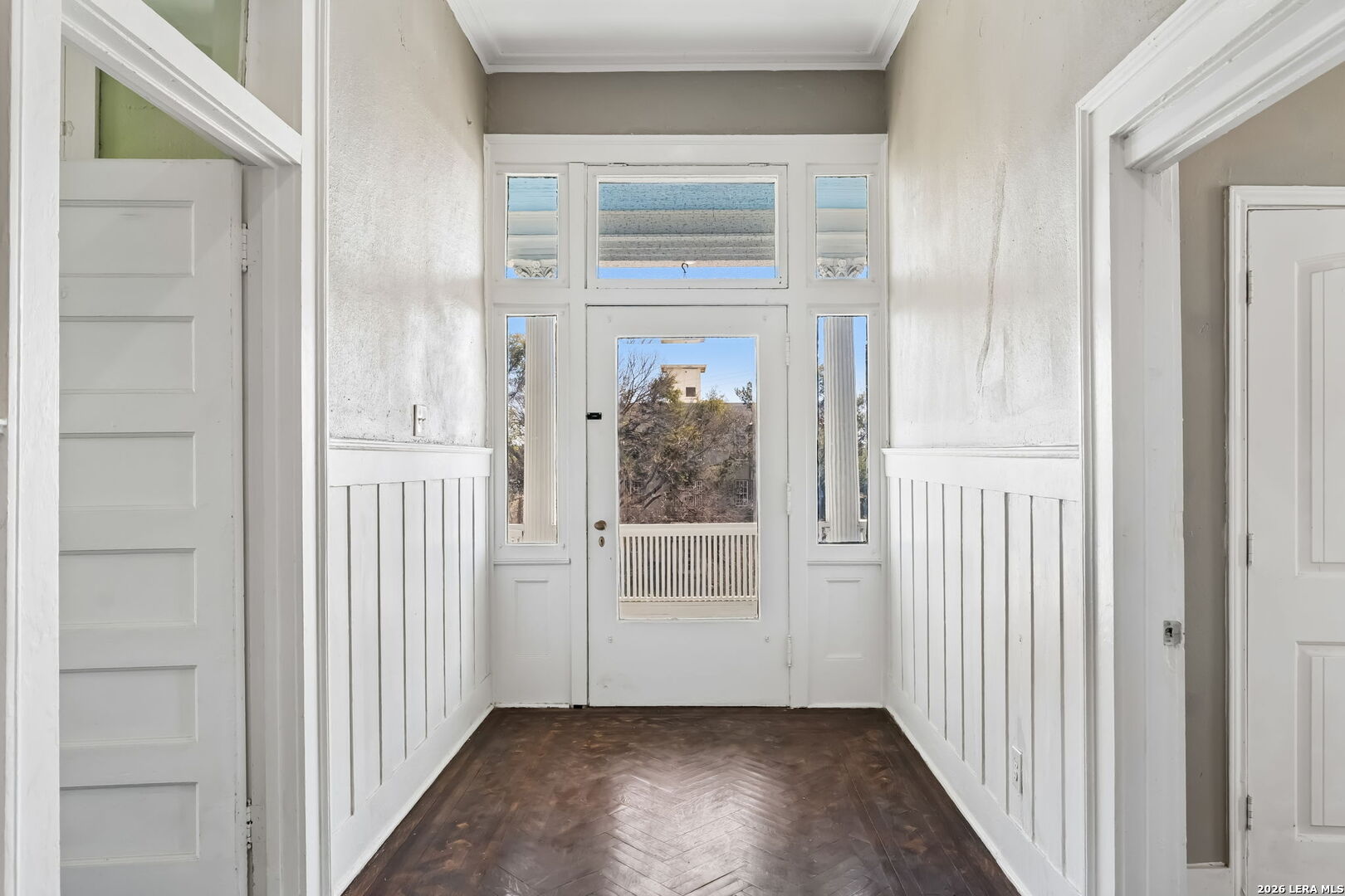 339 W Woodlawn Ave