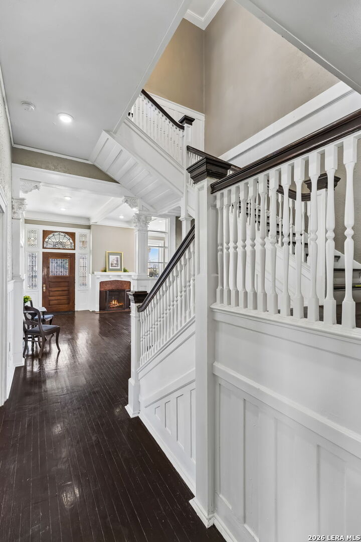 339 W Woodlawn Ave