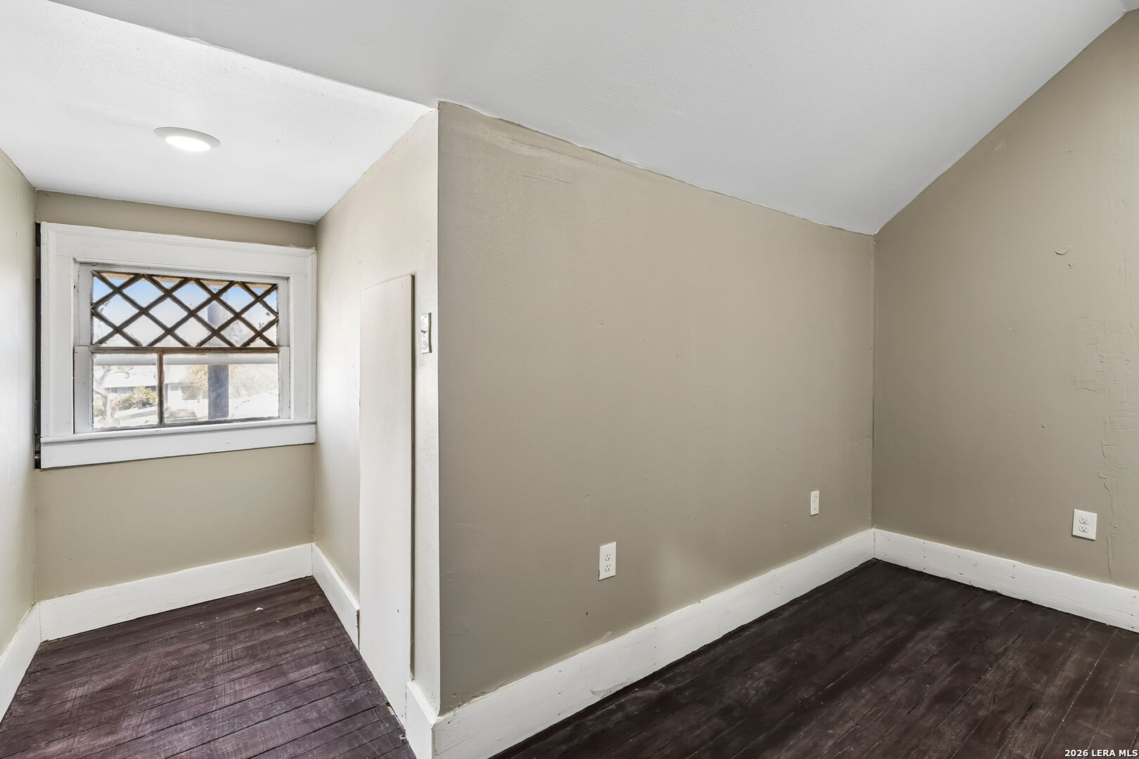 339 W Woodlawn Ave