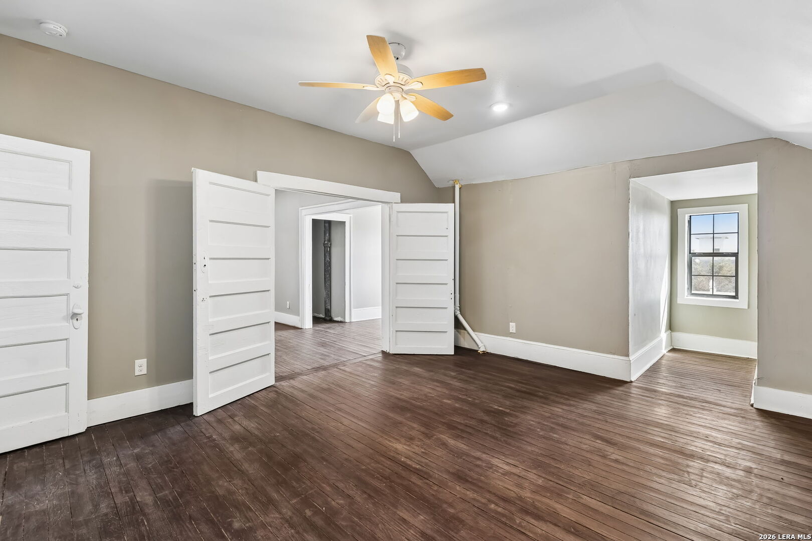 339 W Woodlawn Ave