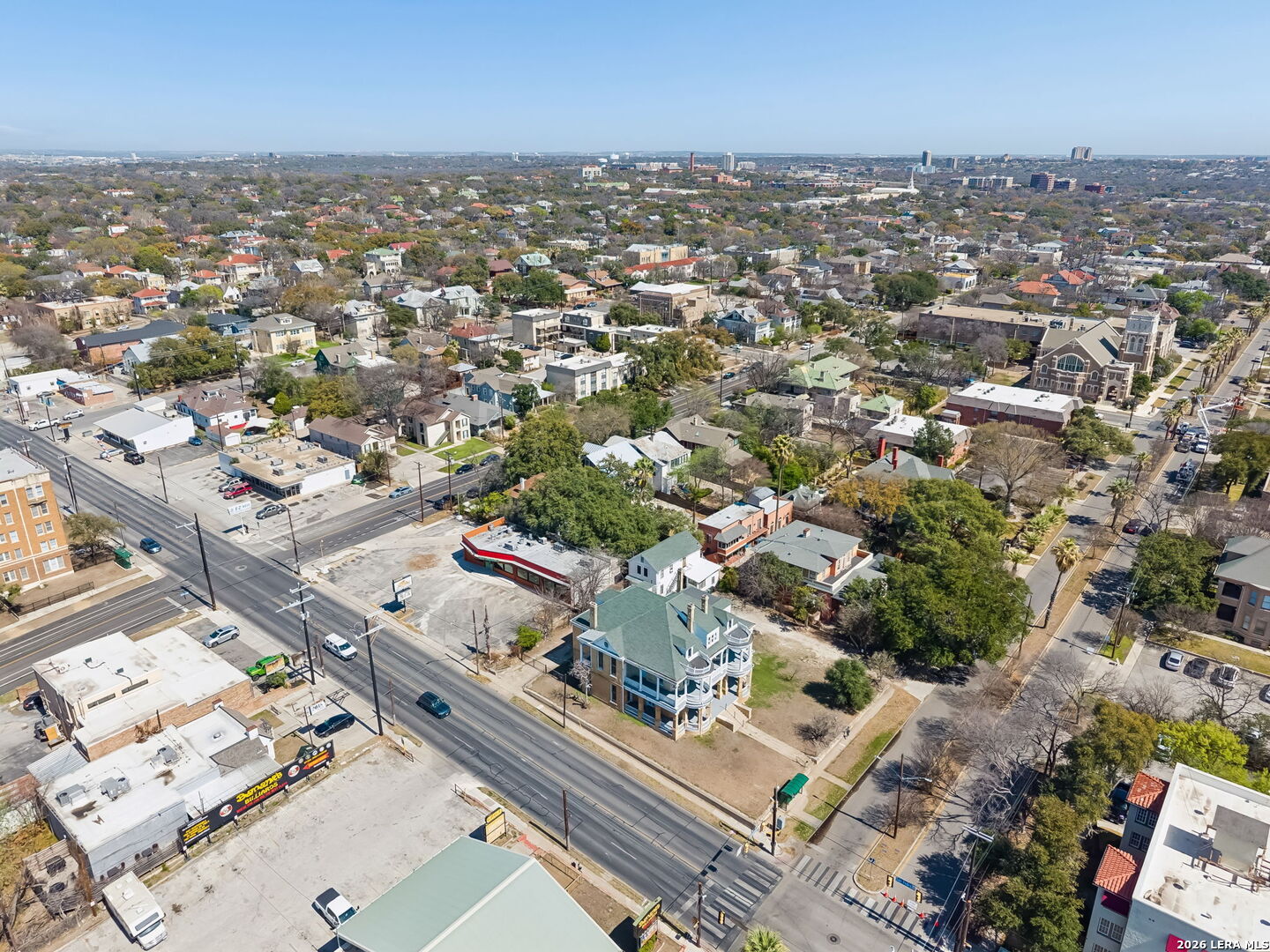 339 W Woodlawn Ave