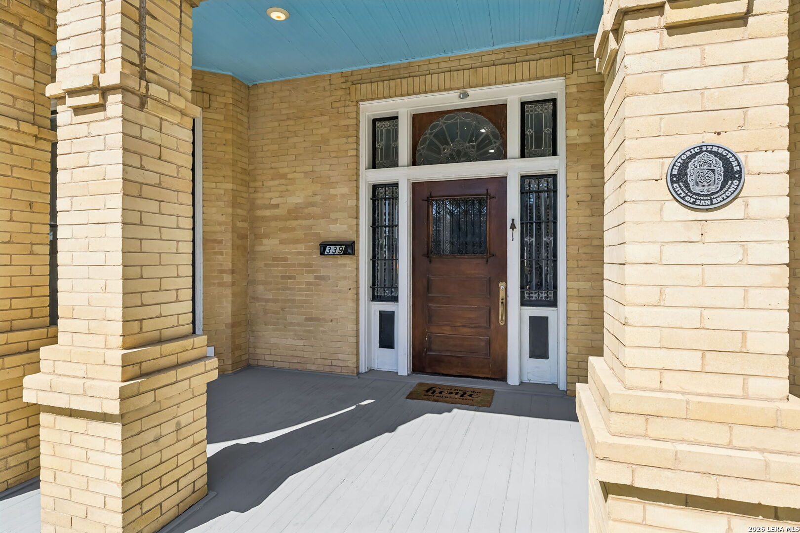 339 W Woodlawn Ave