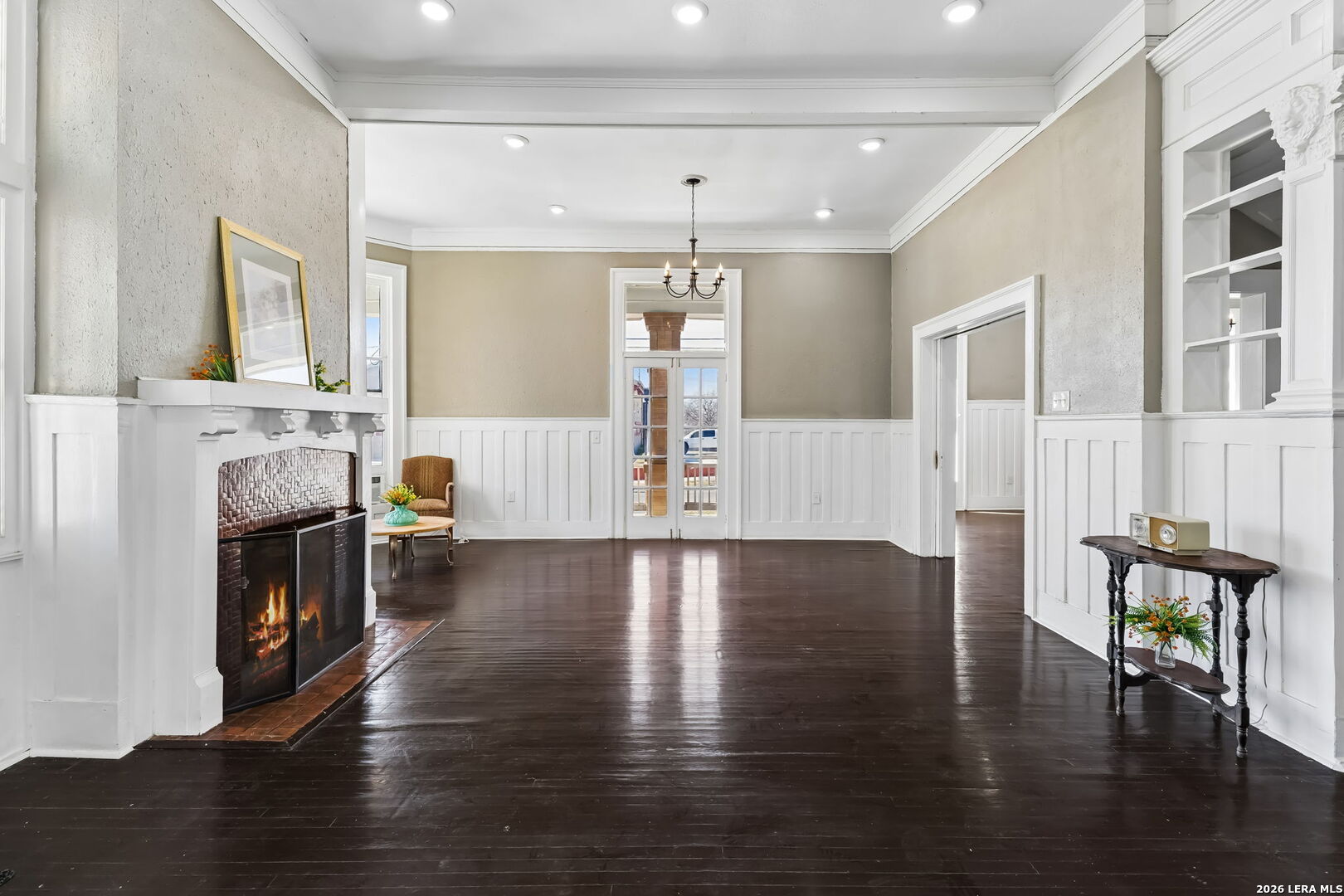 339 W Woodlawn Ave