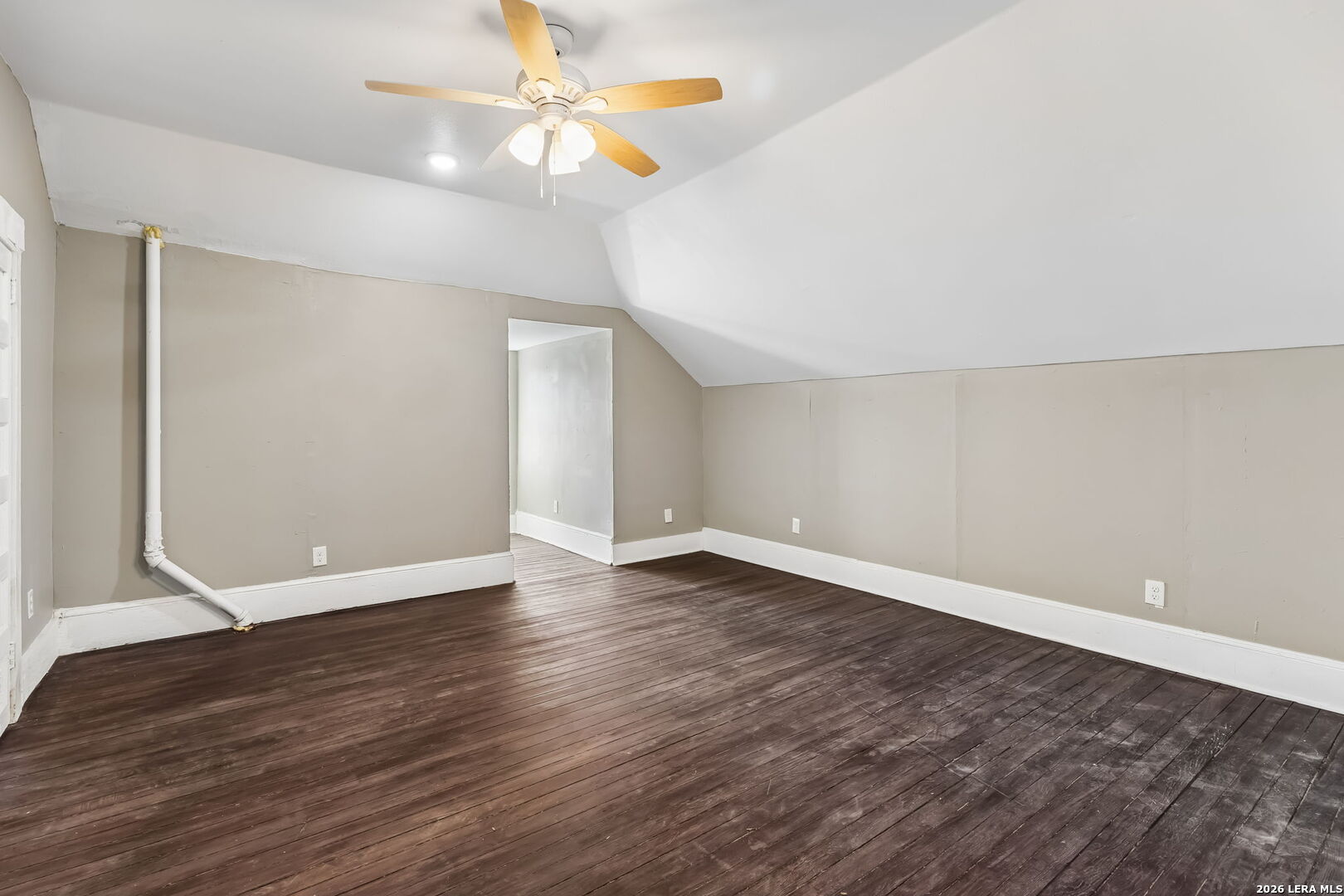 339 W Woodlawn Ave