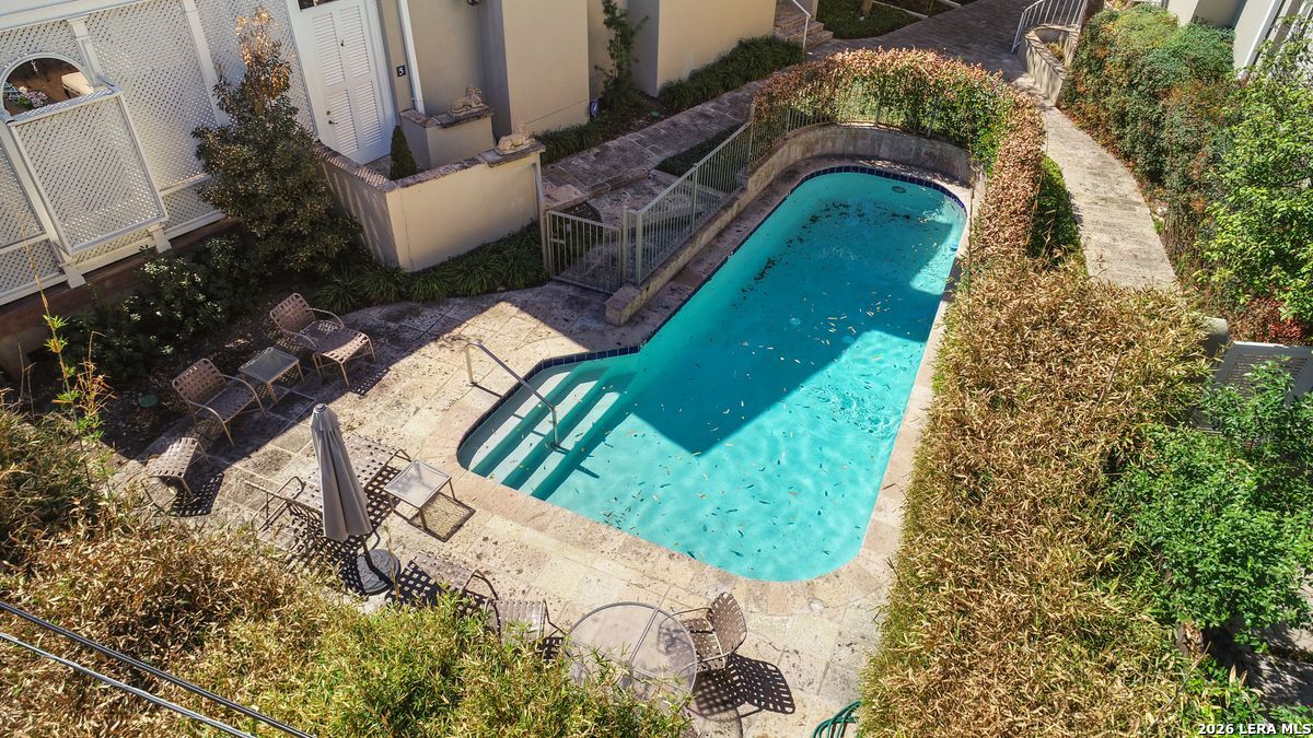 122 Chester APT 2