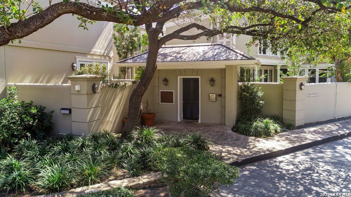 122 Chester APT 2