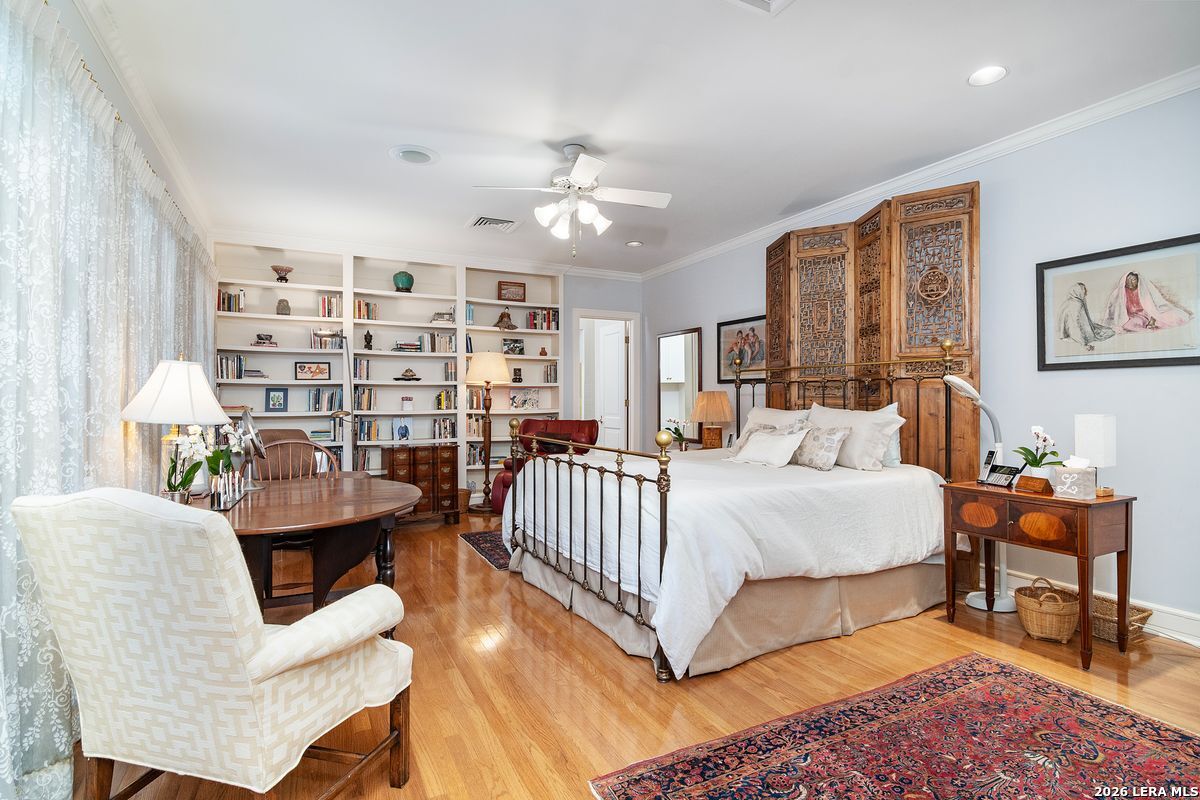 122 Chester APT 2