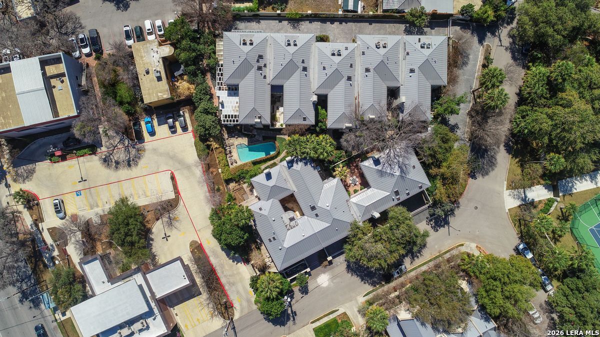 122 Chester APT 2