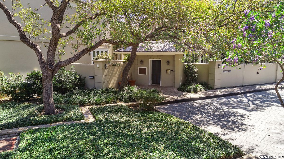 122 Chester APT 2