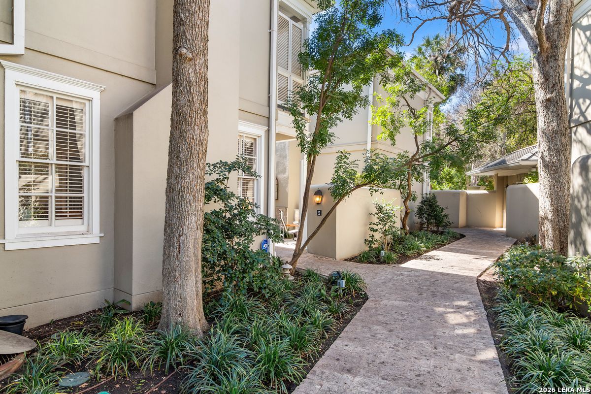122 Chester APT 2