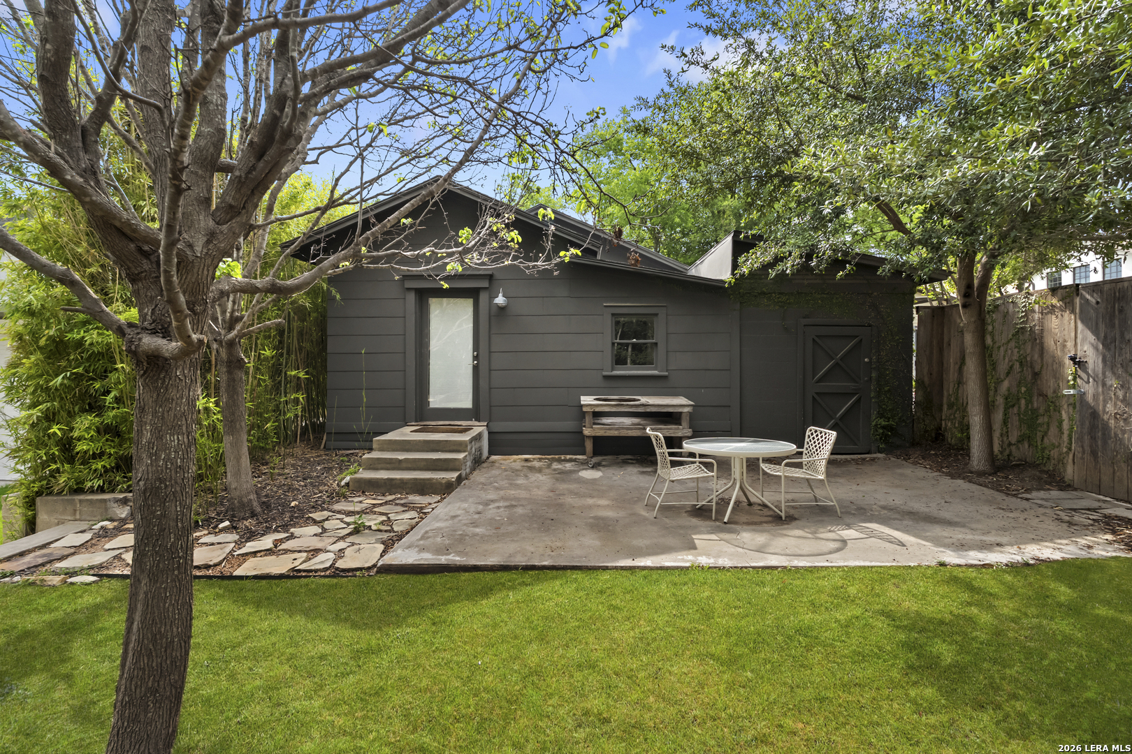 501 THELMA DR