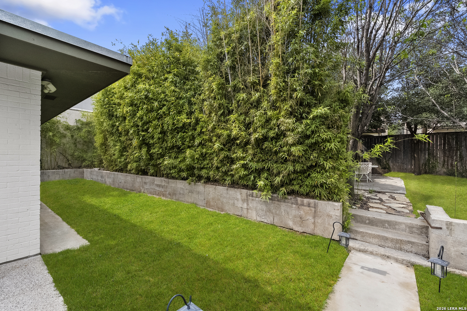 501 THELMA DR