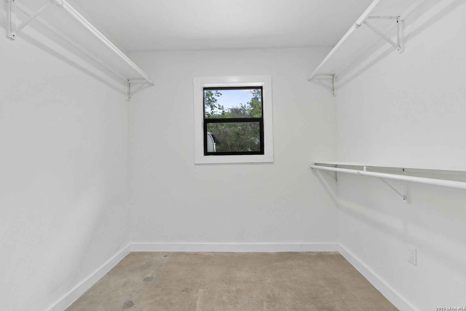 501 THELMA DR