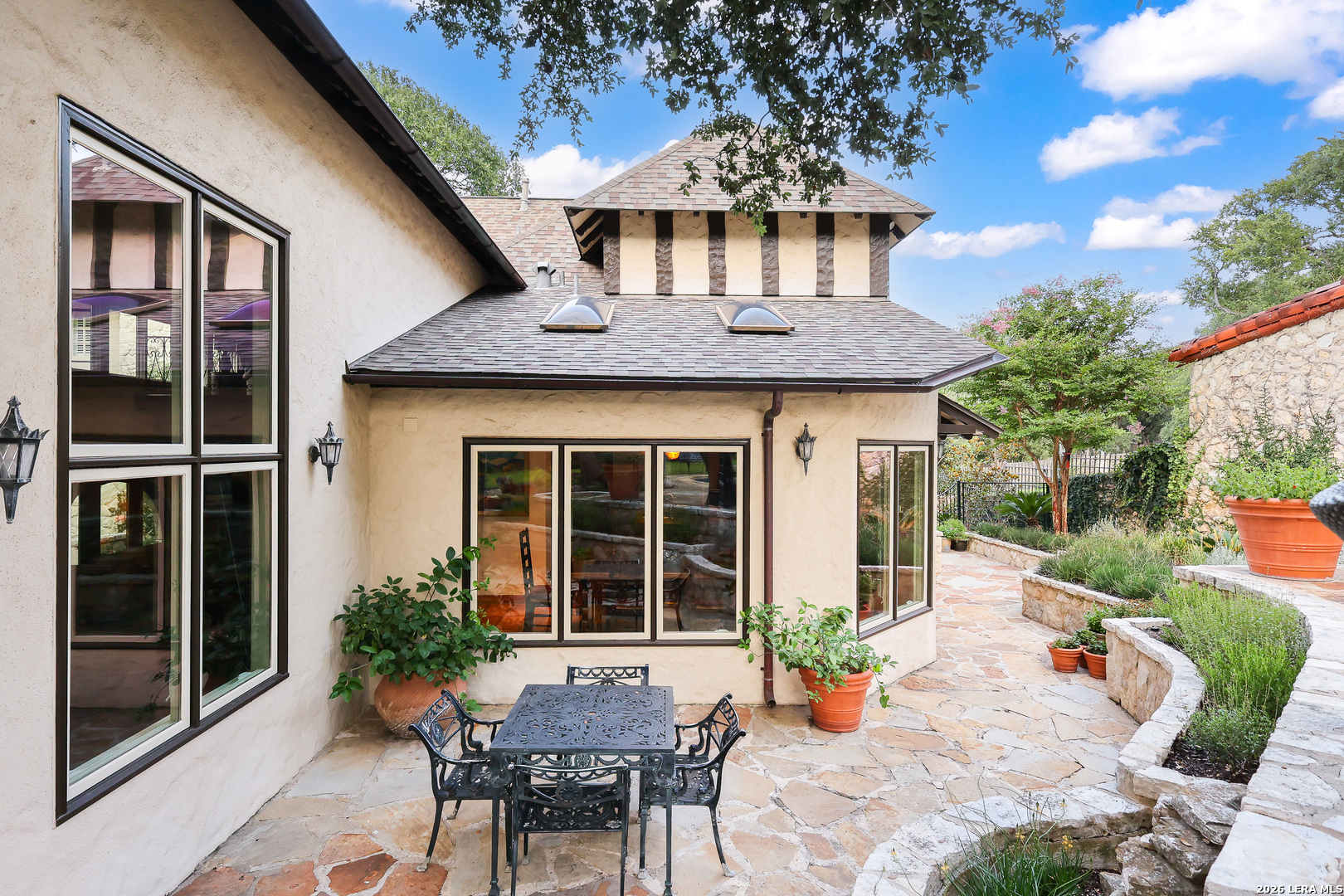 227 Devine Rd