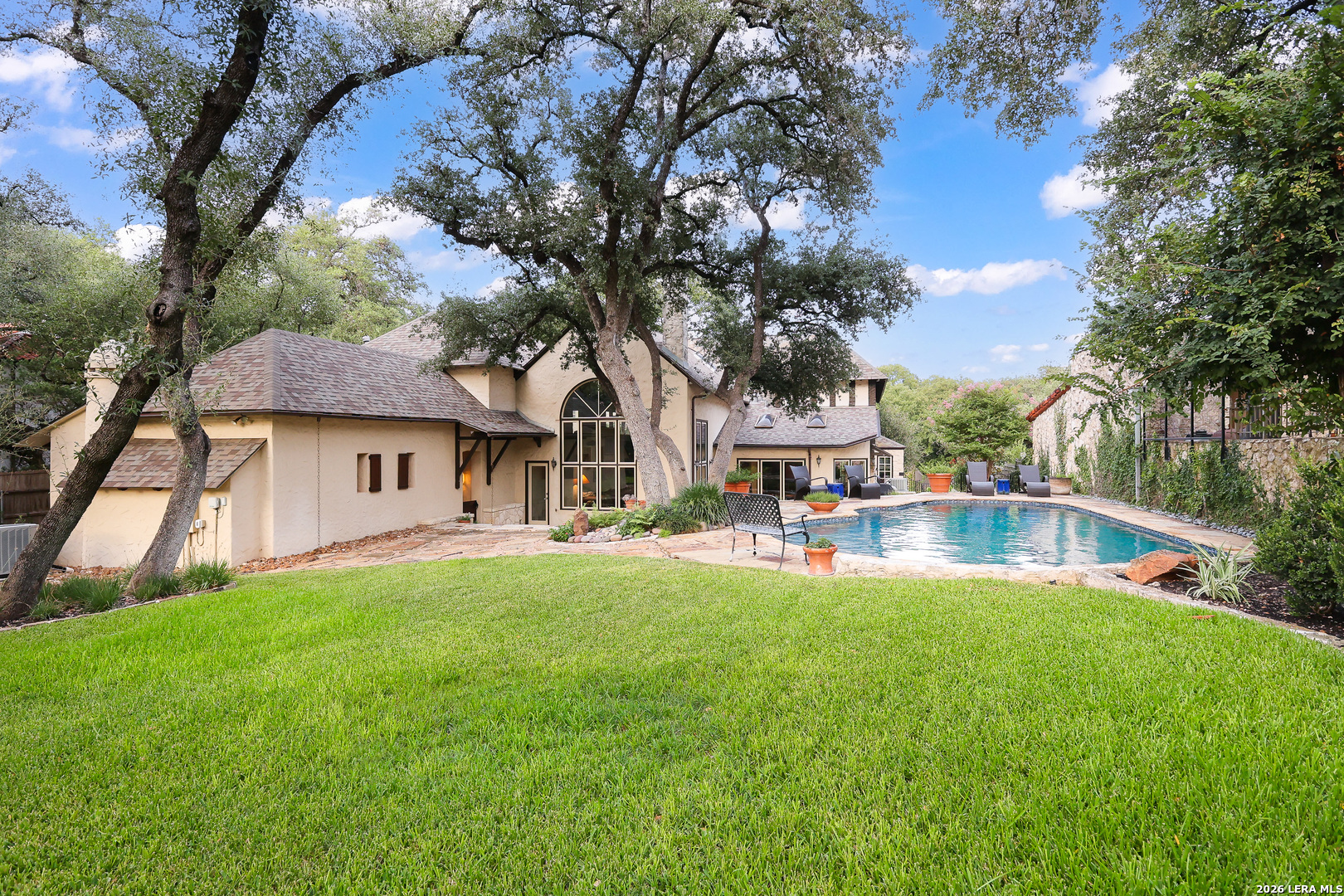 227 Devine Rd
