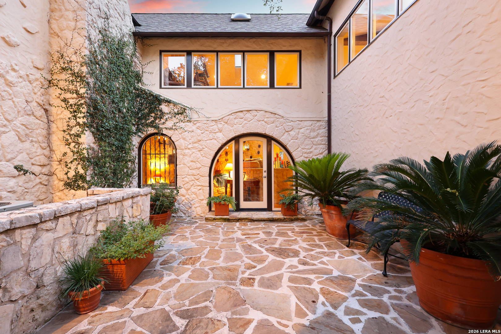 227 Devine Rd
