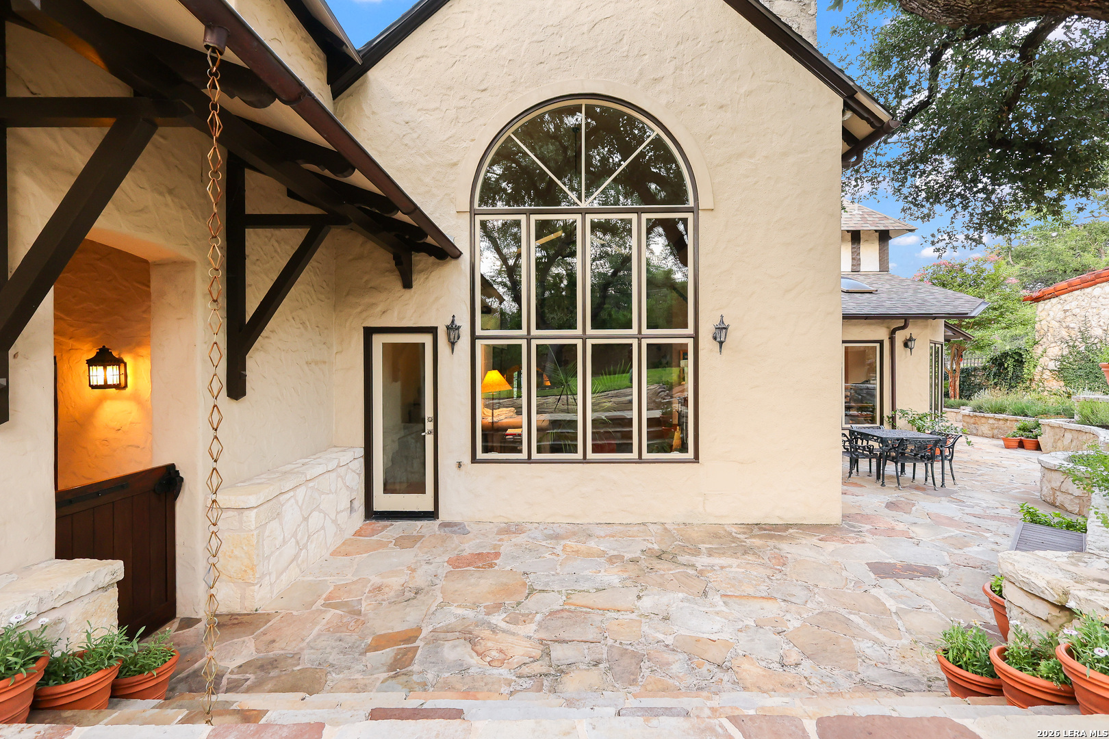227 Devine Rd