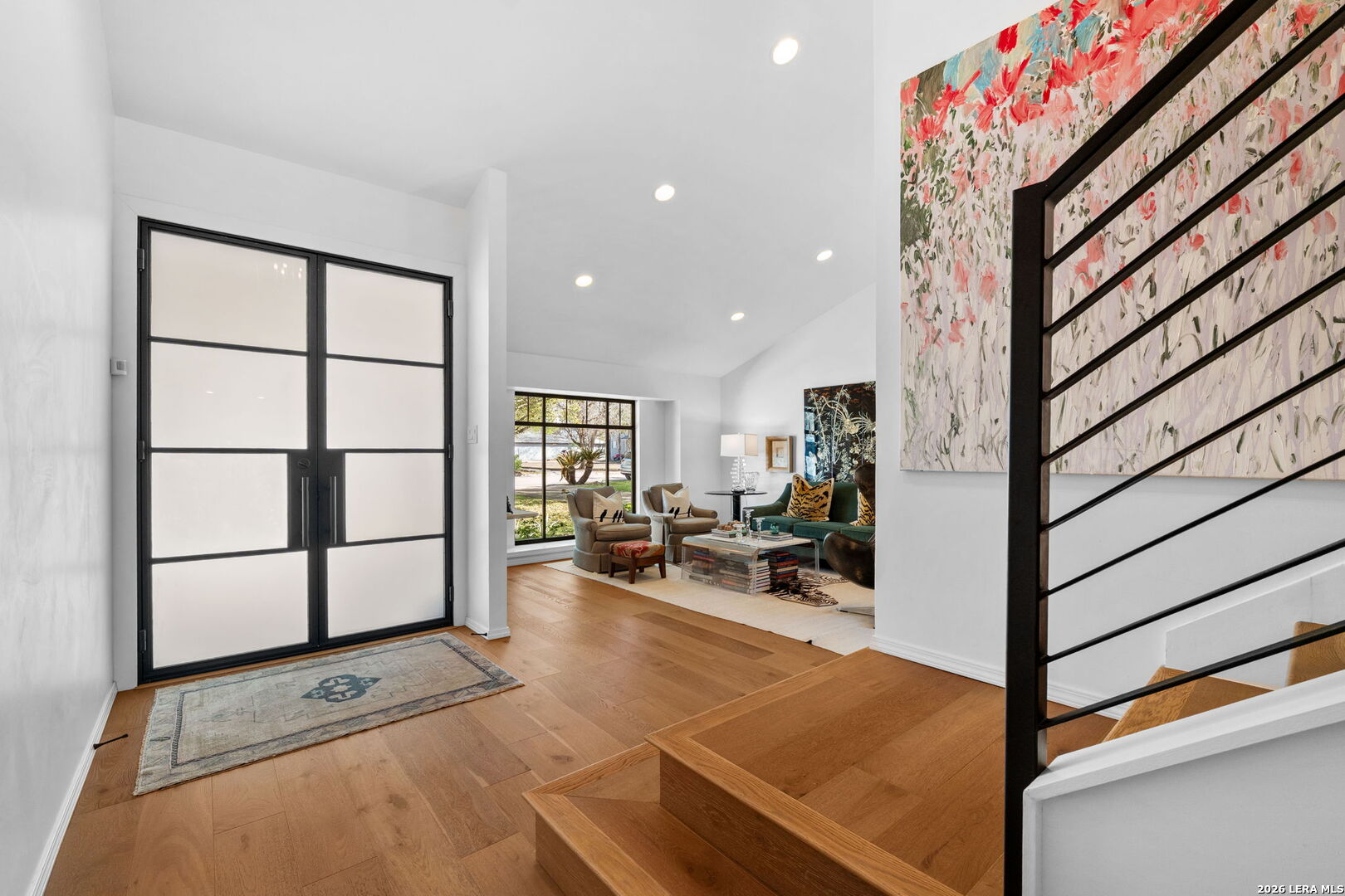 122 W Edgewood