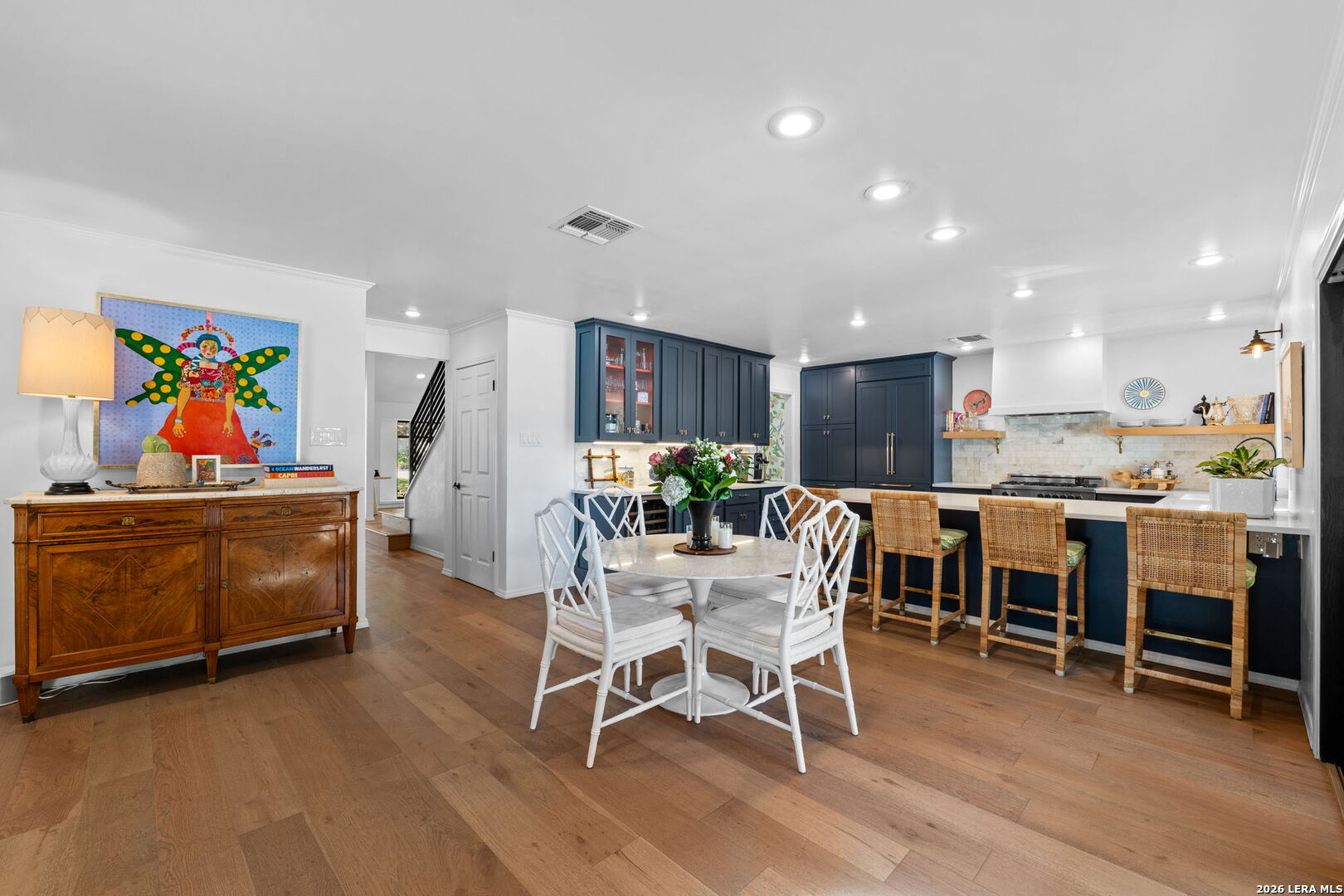 122 W Edgewood