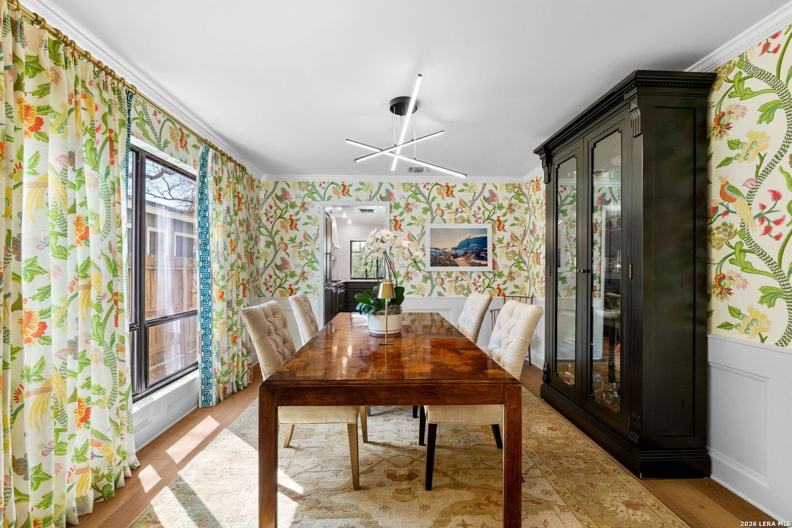 122 W Edgewood