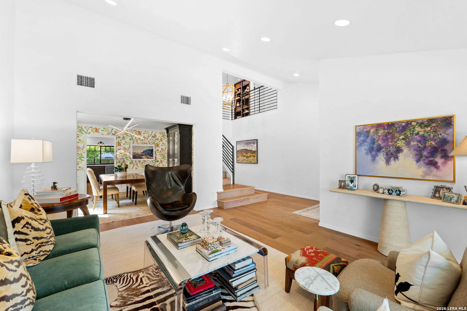122 W Edgewood