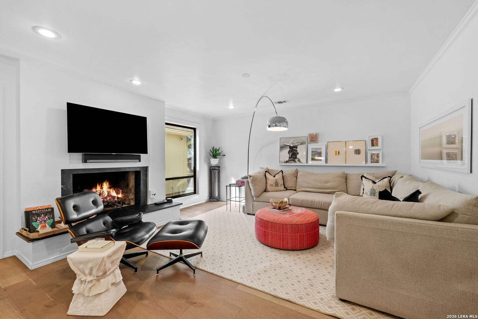 122 W Edgewood