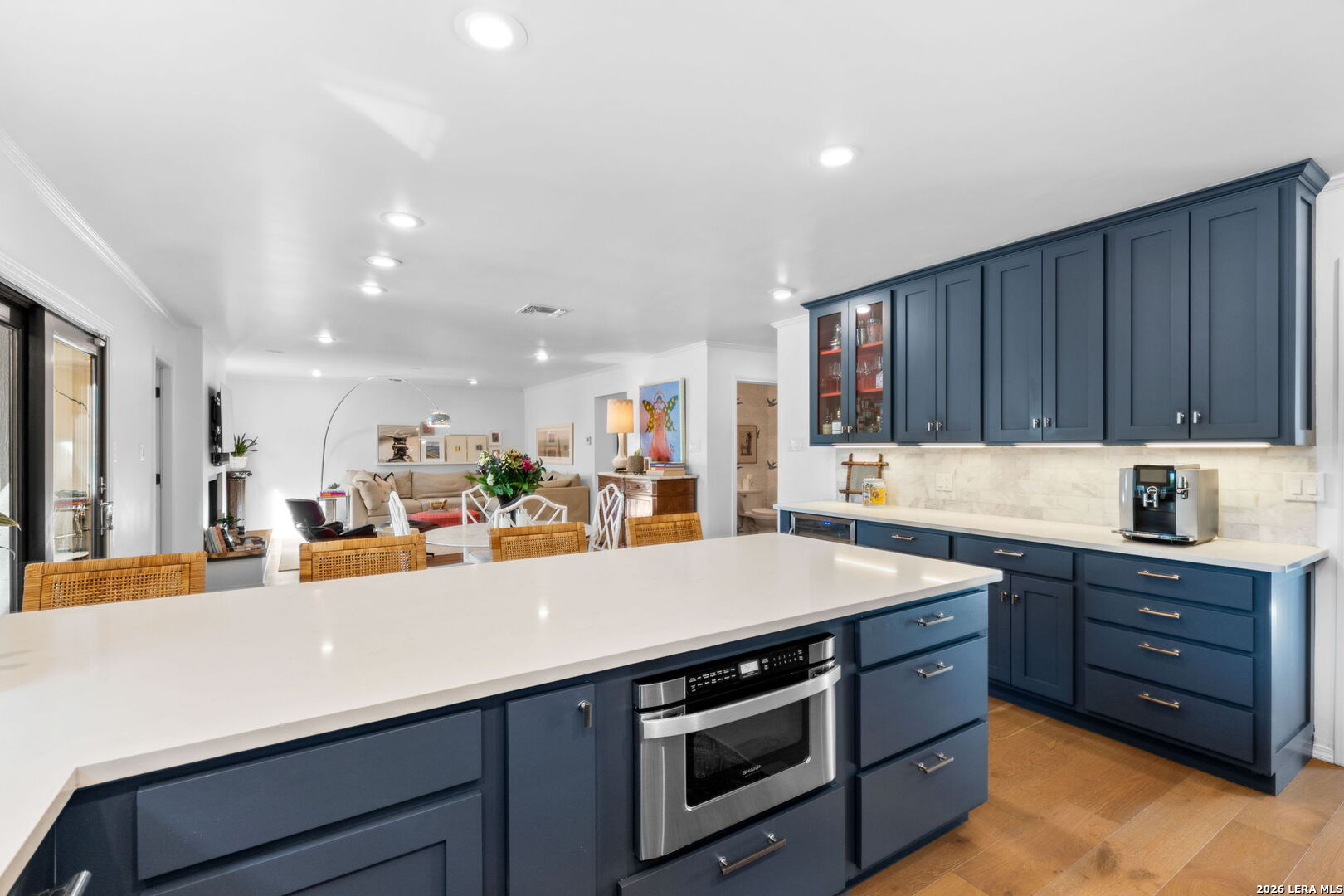 122 W Edgewood
