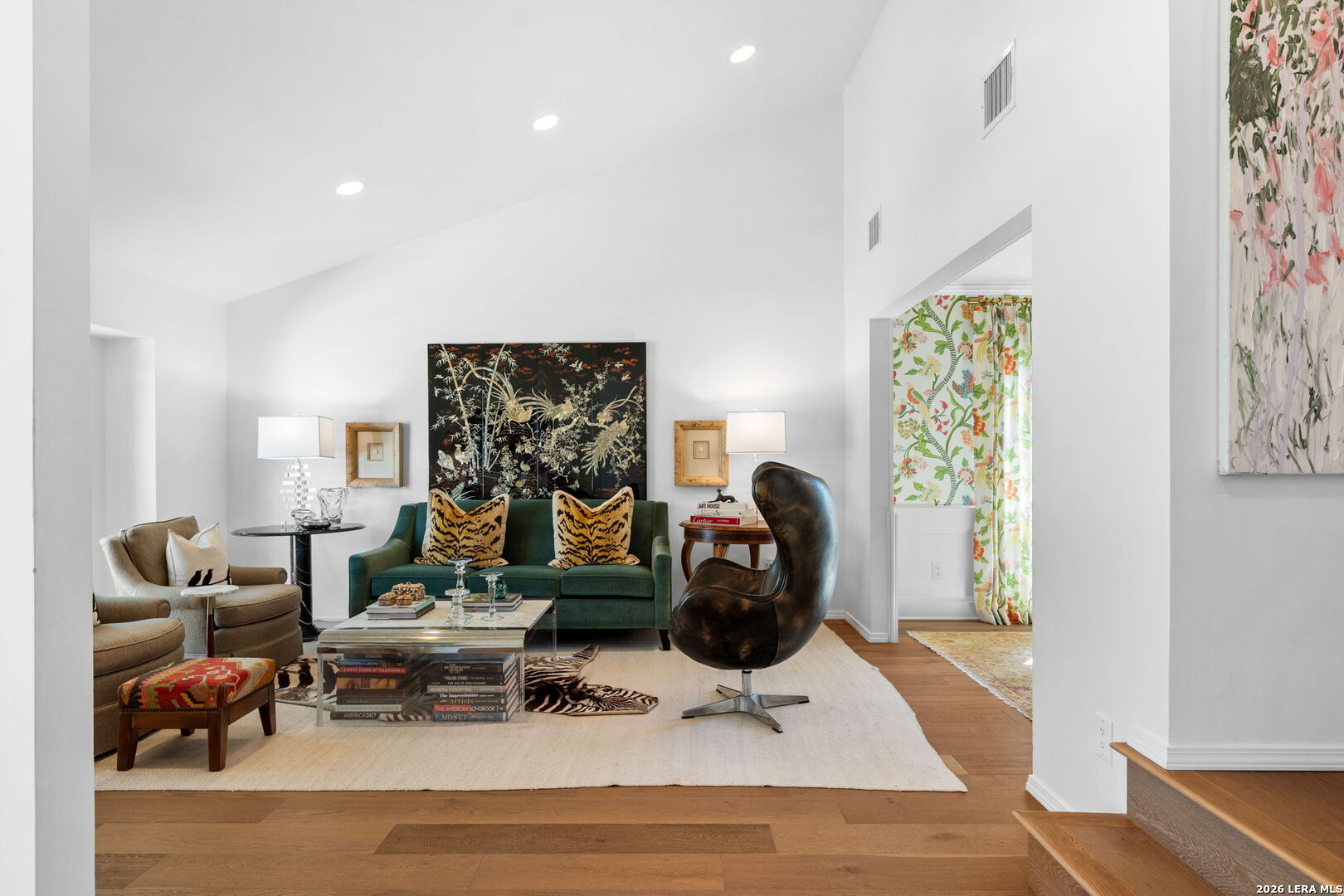 122 W Edgewood