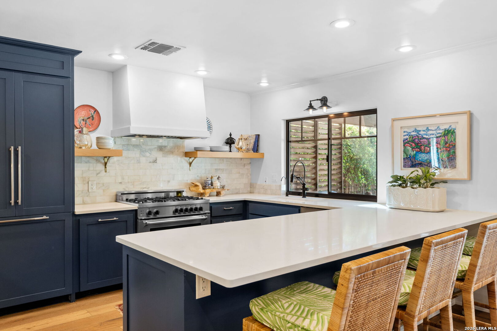 122 W Edgewood