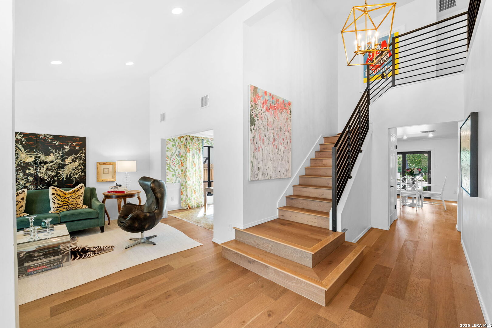 122 W Edgewood