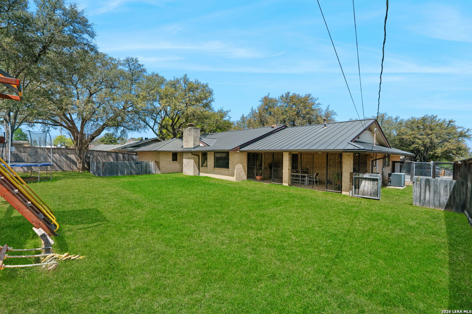 526 Crestway Dr
