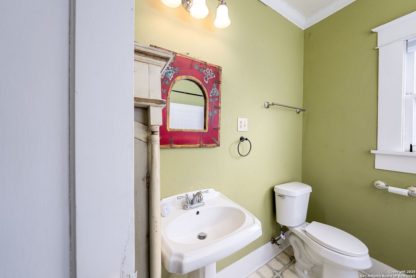 479 E Magnolia