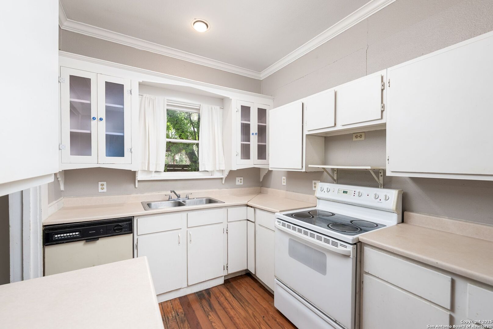 479 E Magnolia