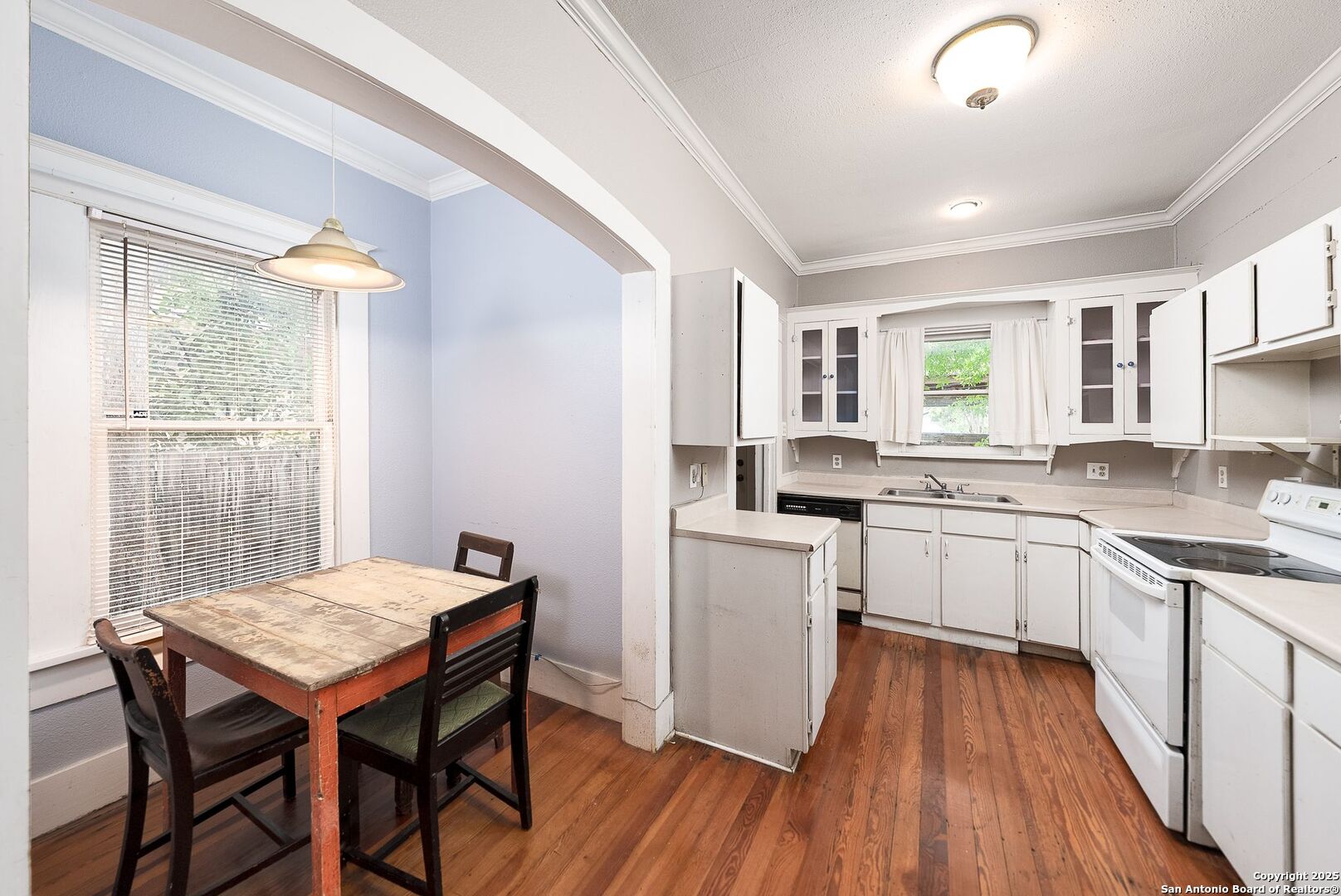 479 E Magnolia