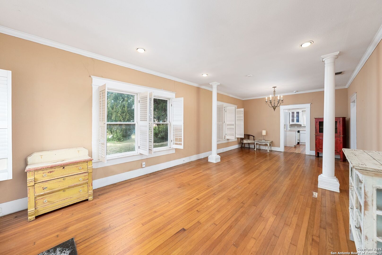 479 E Magnolia