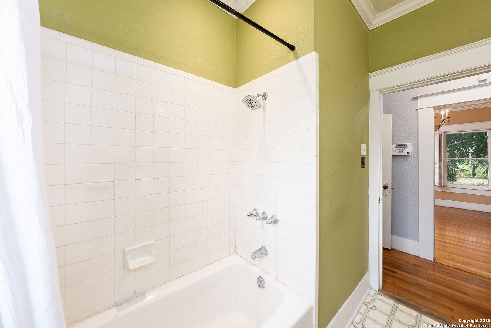 479 E Magnolia