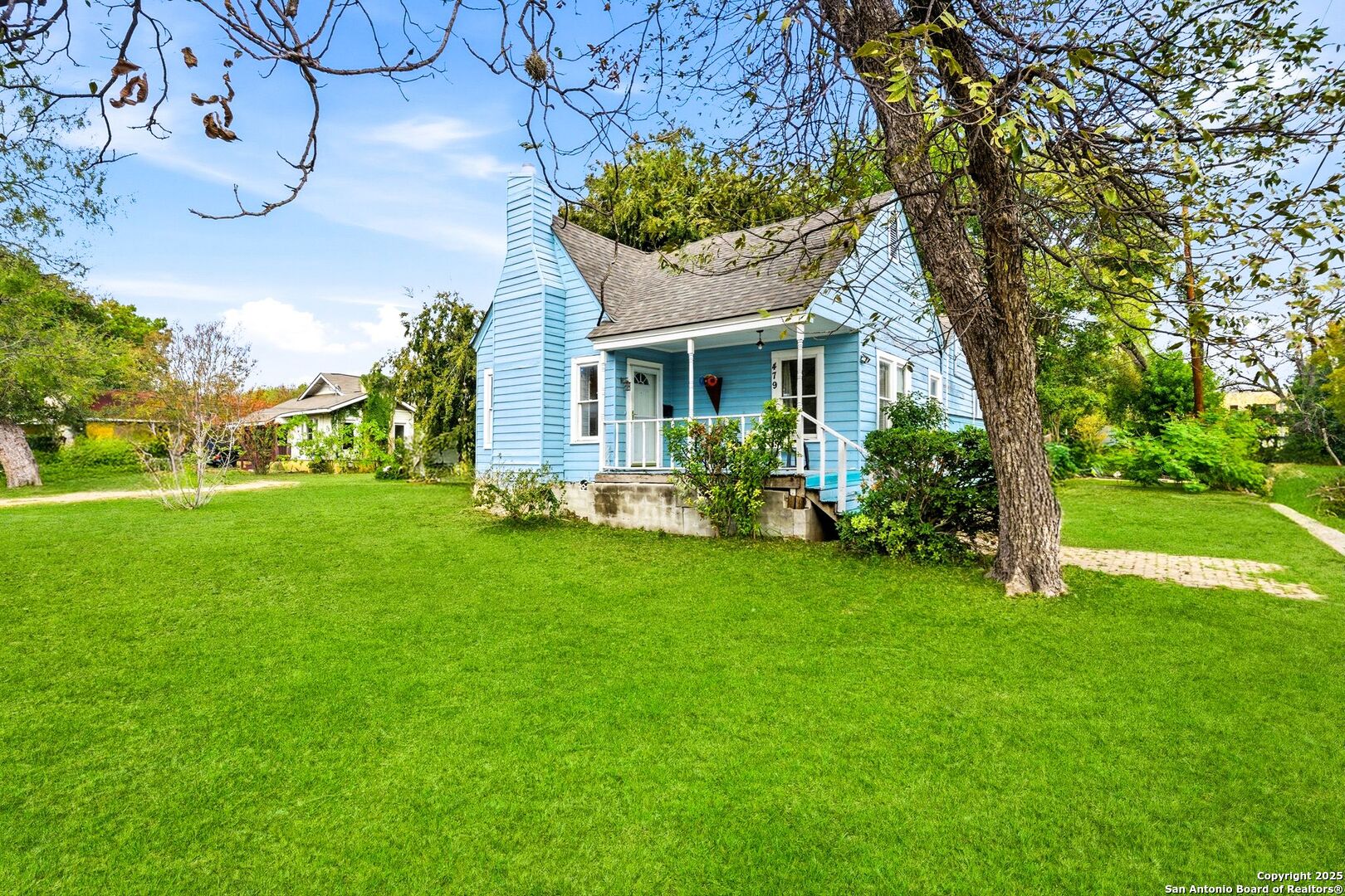 479 E Magnolia