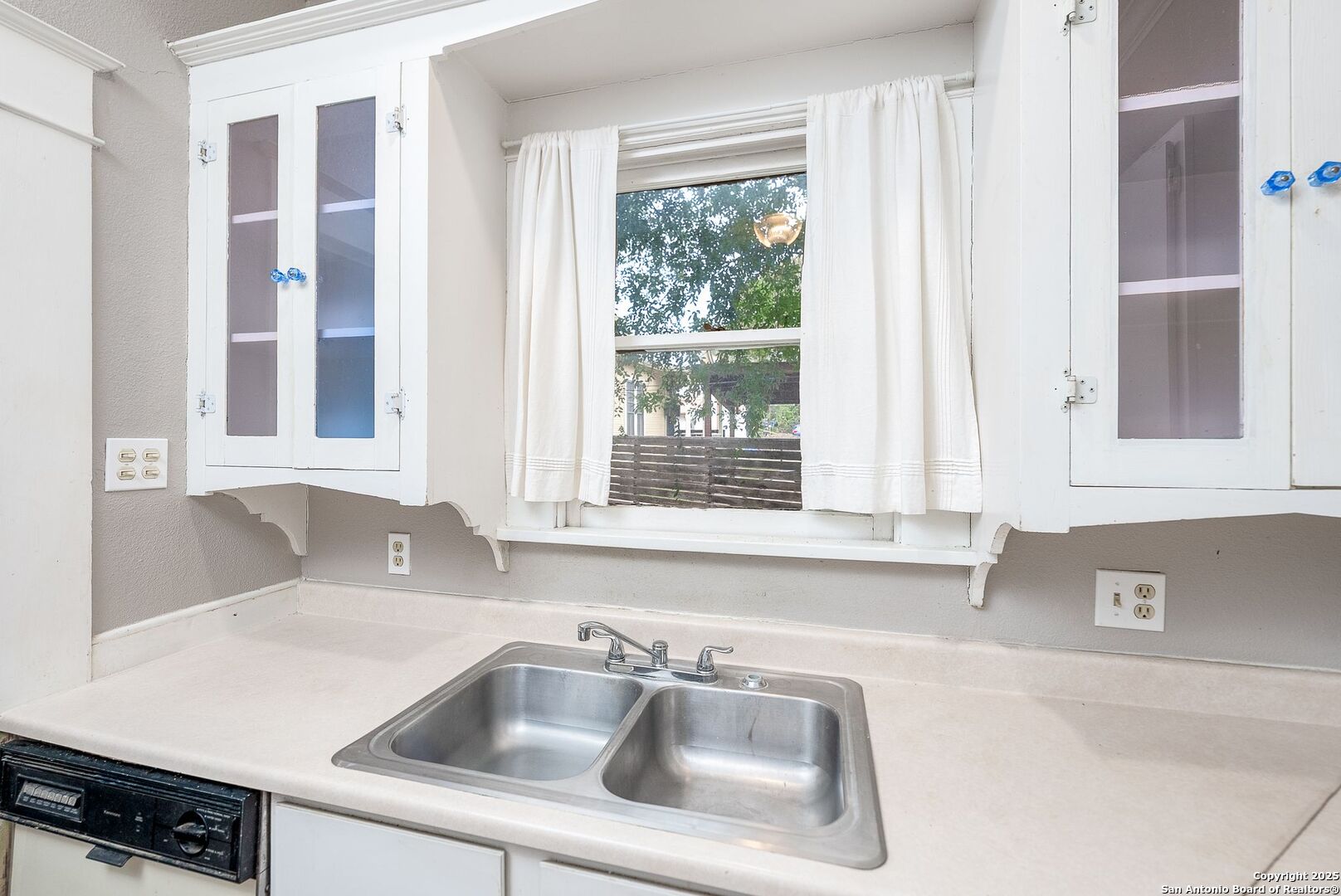479 E Magnolia