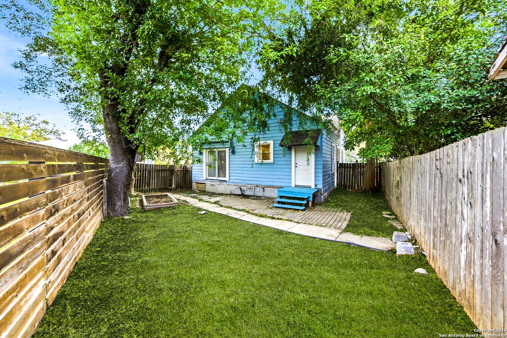 479 E Magnolia