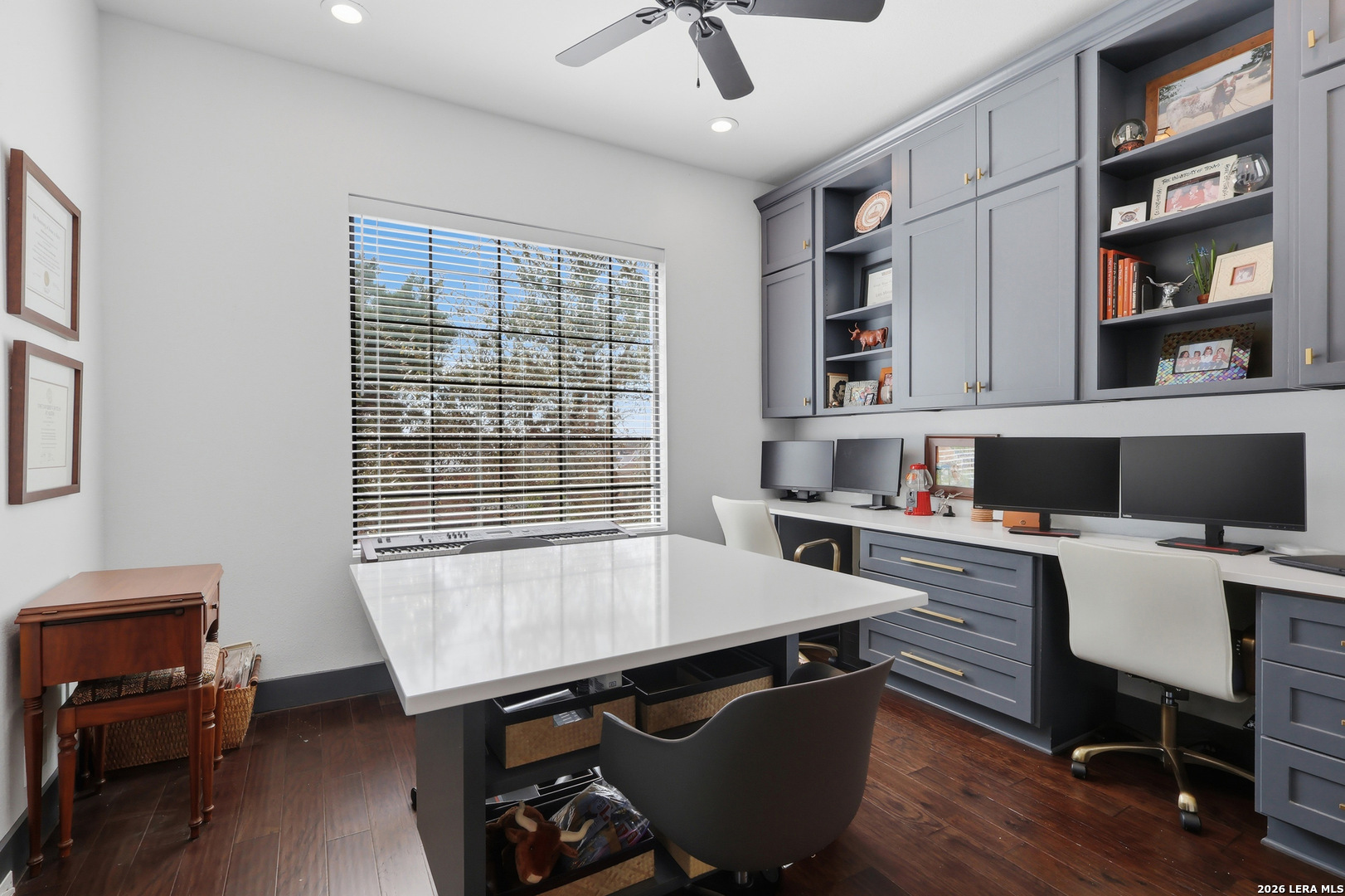 23850 Castle Peak